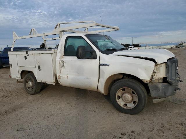 1FTNF20506EA96896 - 2006 FORD F250 SUPER DUTY WHITE photo 4