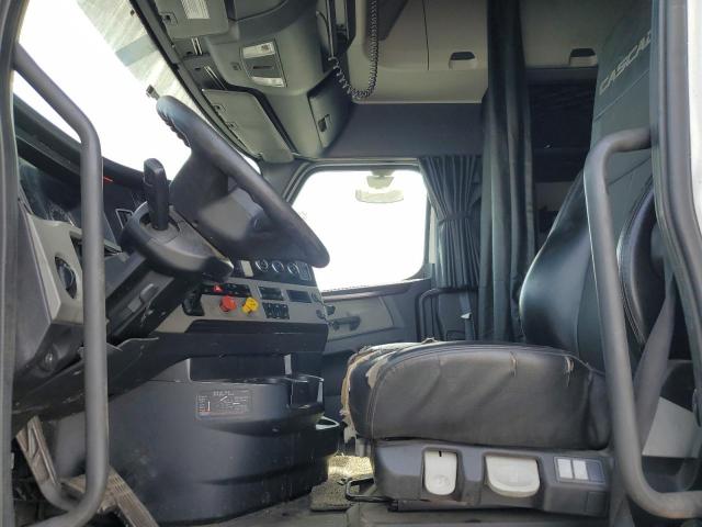 3AKJHHDR7MSMA4382 - 2021 FREIGHTLINER CASCADIA 1 თეთრი ფოტო 5