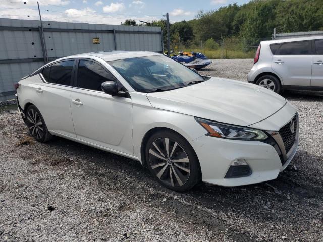 1N4BL4CV3KC200389 - 2019 NISSAN ALTIMA SR 白色 照片 4