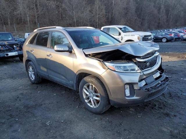 5XYKTCA66FG654718 - 2015 KIA SORENTO LX SILVER photo 4