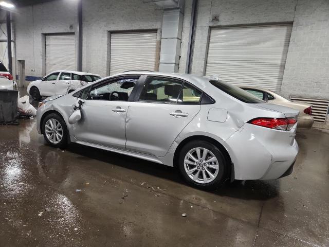 JTDB4MEE6RJ015246 - 2024 TOYOTA COROLLA LE SILVER photo 2