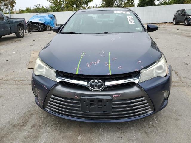 4T1BF1FK4GU525938 - 2016 TOYOTA CAMRY LE BLUE photo 5