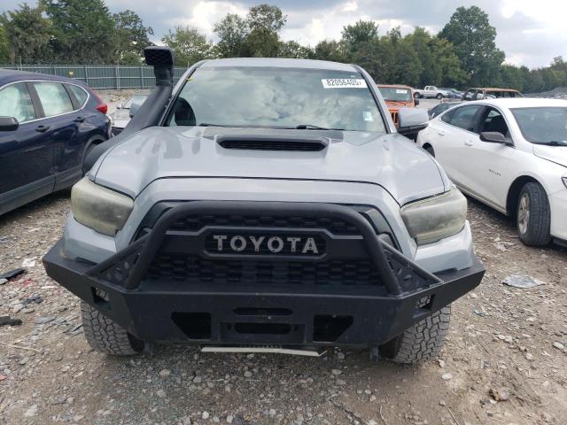 5TFCZ5AN7HX072715 - 2017 TOYOTA TACOMA DOUBLE CAB ვერცხლისფერი ფოტო 5