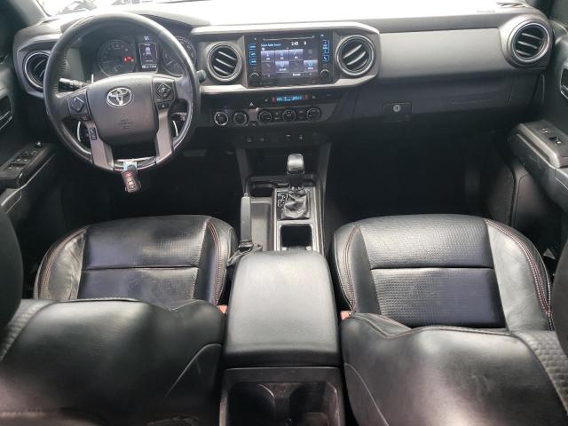 5TFCZ5AN7HX072715 - 2017 TOYOTA TACOMA DOUBLE CAB ვერცხლისფერი ფოტო 8