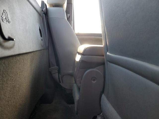 1GC0CUEG5JZ286140 - 2018 CHEVROLET SILVERADO C2500 HEAVY DUTY WHITE photo 10