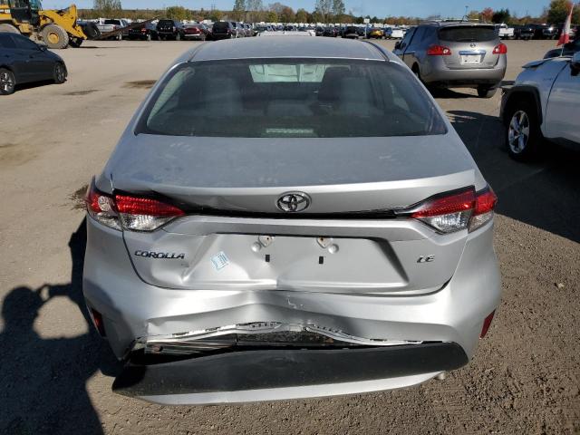5YFBPRBE2LP110432 - 2020 TOYOTA COROLLA LE 银色 照片 6