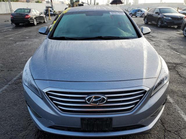 5NPE24AF8FH167566 - 2015 HYUNDAI SONATA SE SILVER photo 5