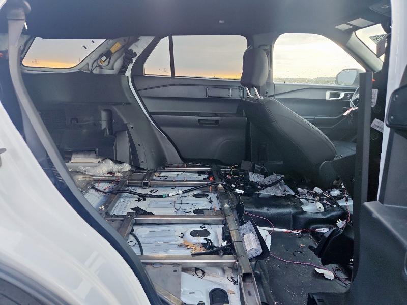 1FM5K8AC3PGC18485 - 2023 FORD EXPLORER POLICE INTERCEPTOR Weiß Foto 11