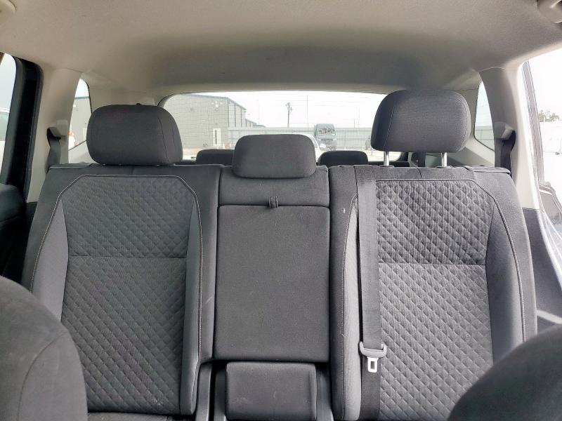 3VV1B7AX2MM067559 - 2021 VOLKSWAGEN TIGUAN S Czarny zdjęcie 10