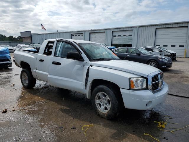 1D7HE48N86S525225 - 2006 DODGE DAKOTA QUAD SLT WHITE photo 4