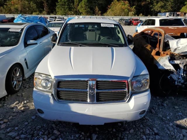 1D7HE48N86S525225 - 2006 DODGE DAKOTA QUAD SLT WHITE photo 5