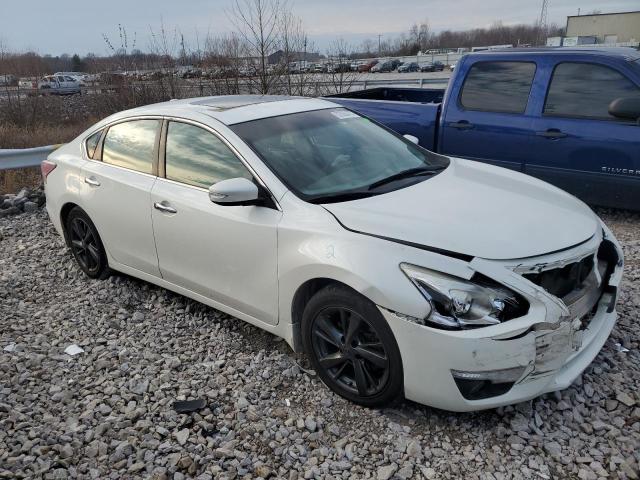 1N4AL3AP2FN912946 - 2015 NISSAN ALTIMA 2.5 WHITE photo 4