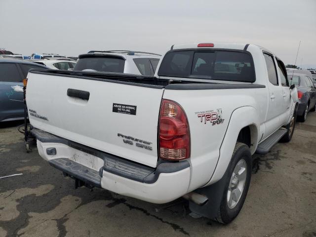 5TEKU72N58Z502559 - 2008 TOYOTA TACOMA DOUBLE CAB PRERUNNER LONG BED WHITE photo 3