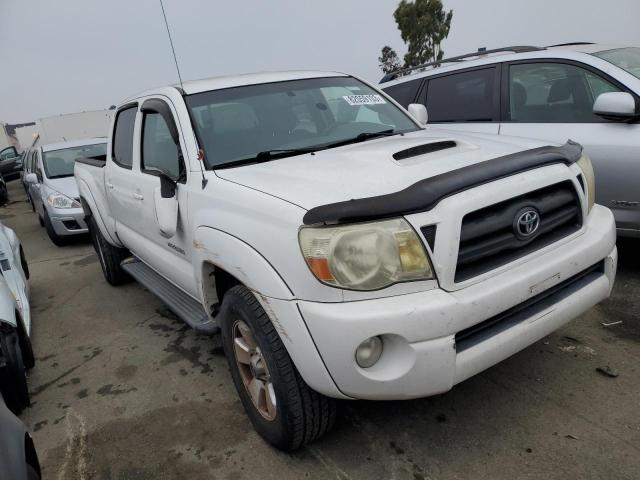 5TEKU72N58Z502559 - 2008 TOYOTA TACOMA DOUBLE CAB PRERUNNER LONG BED WHITE photo 4