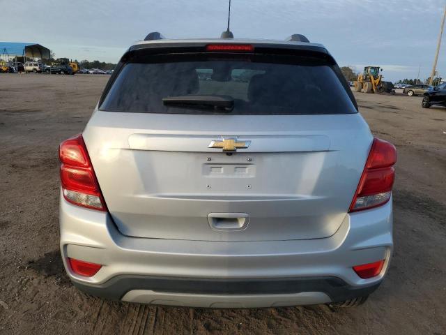 KL7CJPSB8HB103438 - 2017 CHEVROLET TRAX 1LT SILVER photo 6