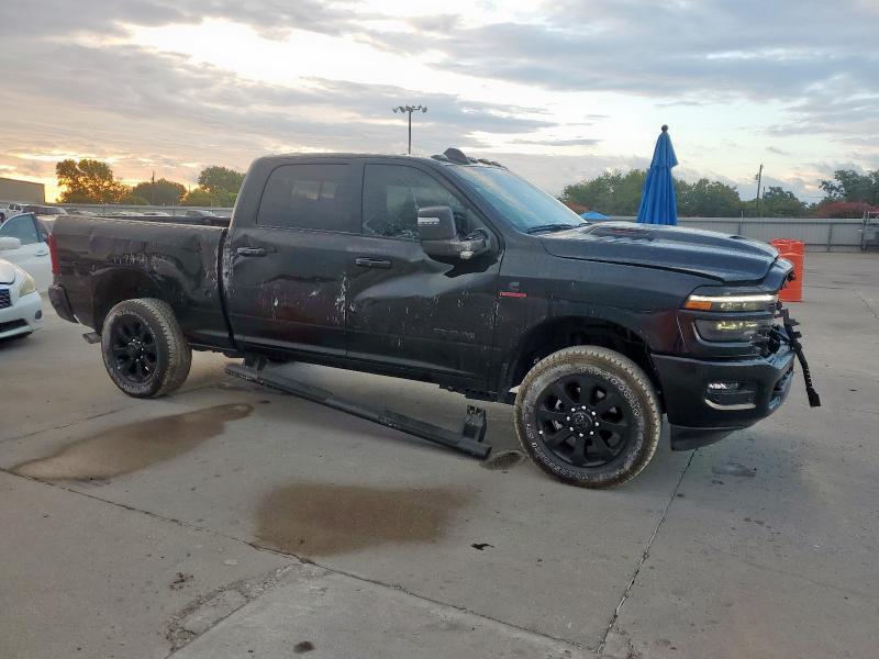 3C63R5FL0SG502563 - 2025 RAM 2500 LARAMIE 黑色 照片 4