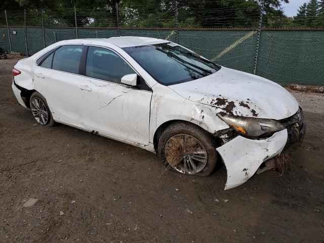 4T1BF1FKXFU032117 - 2015 TOYOTA CAMRY LE WHITE photo 4