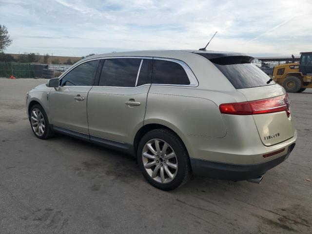 2LMHJ5FR8ABJ18574 - 2010 LINCOLN MKT GOLD photo 2