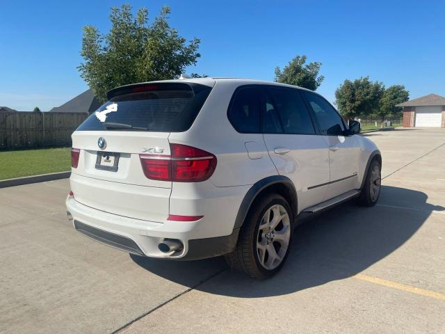 5UXZW0C53BL656111 - 2011 BMW X5 XDRIVE35D WHITE photo 4