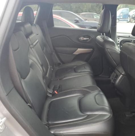 1C4PJMDB8HD219940 - 2017 JEEP CHEROKEE LIMITED 银色 照片 10