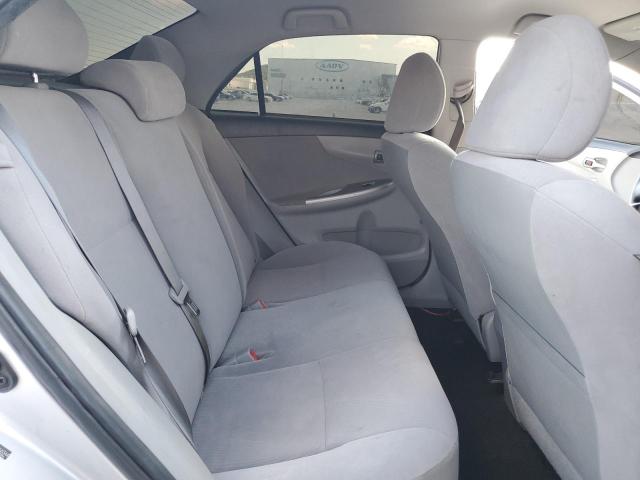 JTDBU4EE9B9158344 - 2011 TOYOTA COROLLA BASE فضي صورة 10