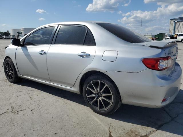 JTDBU4EE9B9158344 - 2011 TOYOTA COROLLA BASE فضي صورة 2