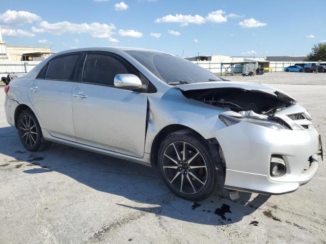 JTDBU4EE9B9158344 - 2011 TOYOTA COROLLA BASE فضي صورة 4