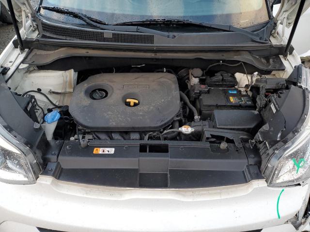 KNDJP3A50H7435518 - 2017 KIA SOUL + WHITE photo 11