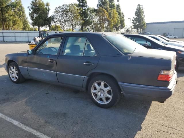 WDBEA32E9SC224980 - 1995 MERCEDES-BENZ E 320 BASE BLACK photo 2