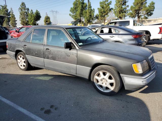 WDBEA32E9SC224980 - 1995 MERCEDES-BENZ E 320 BASE BLACK photo 4