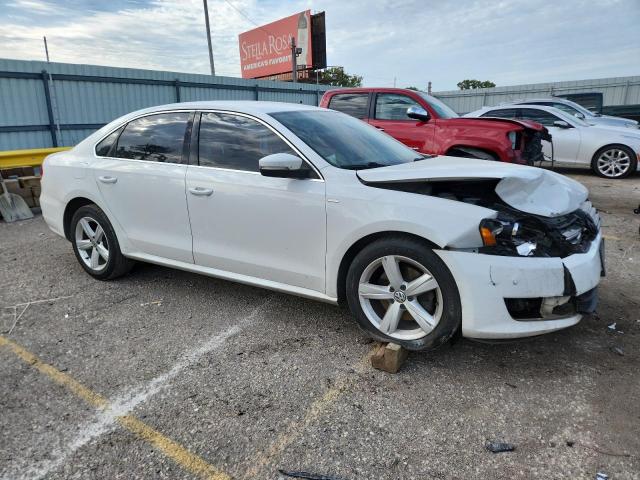 1VWAT7A30EC030292 - 2014 VOLKSWAGEN PASSAT S Білий фото 4