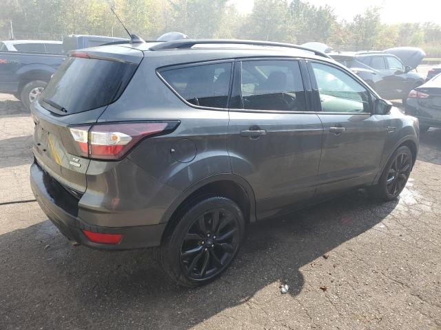 1FMCU0GDXJUC31665 - 2018 FORD ESCAPE SE GRAY photo 3