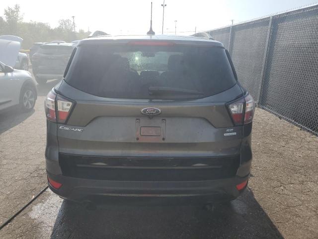 1FMCU0GDXJUC31665 - 2018 FORD ESCAPE SE GRAY photo 6