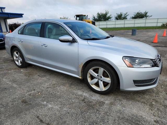 1VWBN7A35CC018778 - 2012 VOLKSWAGEN PASSAT SE 粉色 照片 4