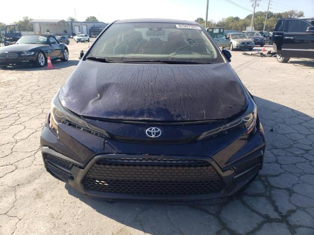 5YFP4RCE7LP015801 - 2020 TOYOTA COROLLA SE BLUE photo 5