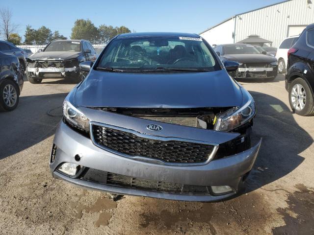 3KPFN4A81HE068852 - 2017 KIA FORTE EX GRAY photo 5