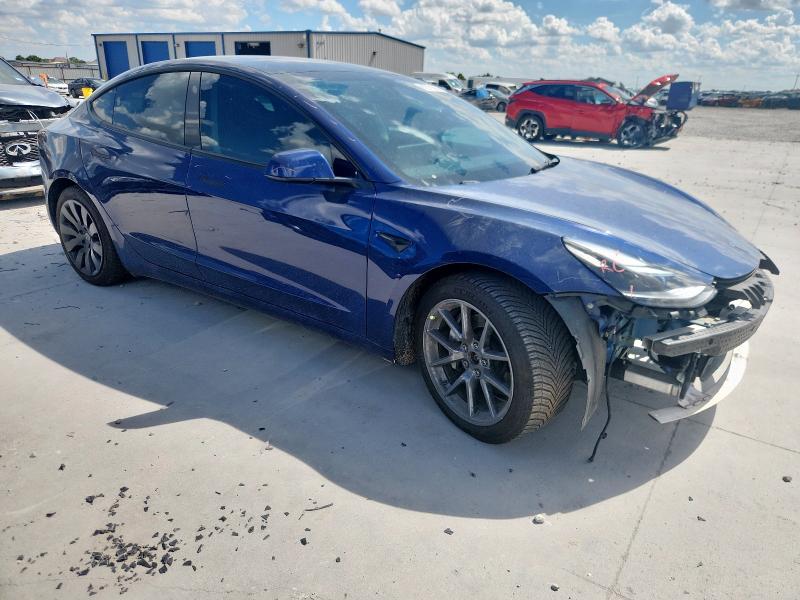 5YJ3E1EB3NF351847 - 2022 TESLA MODEL 3 Синій фото 4