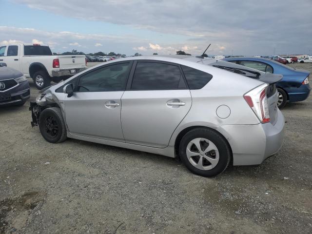JTDKN3DU8F1944768 - 2015 TOYOTA PRIUS SILVER photo 2
