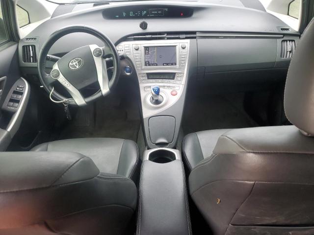 JTDKN3DU8F1944768 - 2015 TOYOTA PRIUS SILVER photo 8