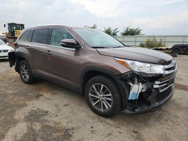 5TDJZRFH5KS935302 - 2019 TOYOTA HIGHLANDER SE Marrón foto 4