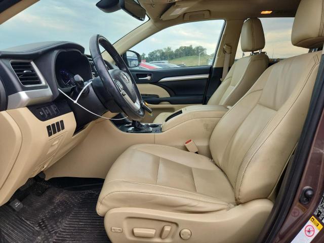 5TDJZRFH5KS935302 - 2019 TOYOTA HIGHLANDER SE Marrón foto 7