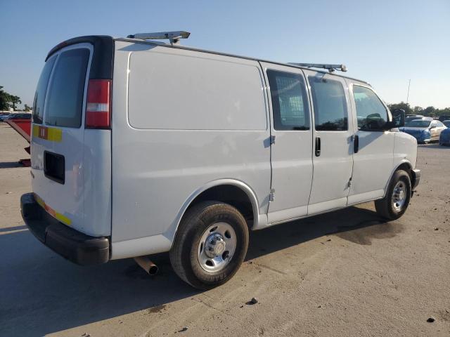 1GCWGAFF0H1308427 - 2017 CHEVROLET EXPRESS G2 WHITE photo 3