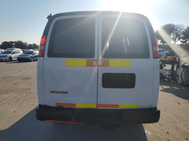 1GCWGAFF0H1308427 - 2017 CHEVROLET EXPRESS G2 WHITE photo 6