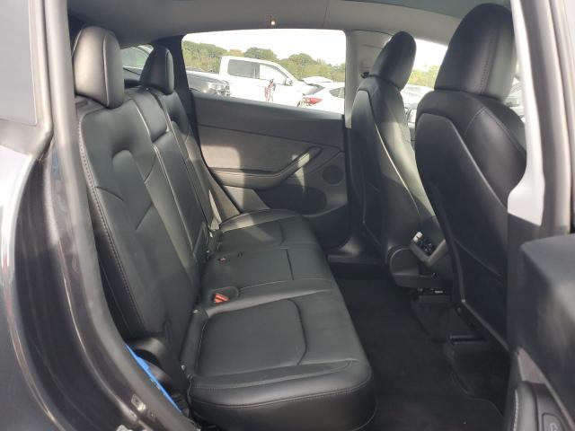 7SAYGDEE5RA231694 - 2024 TESLA MODEL Y GRAY photo 10