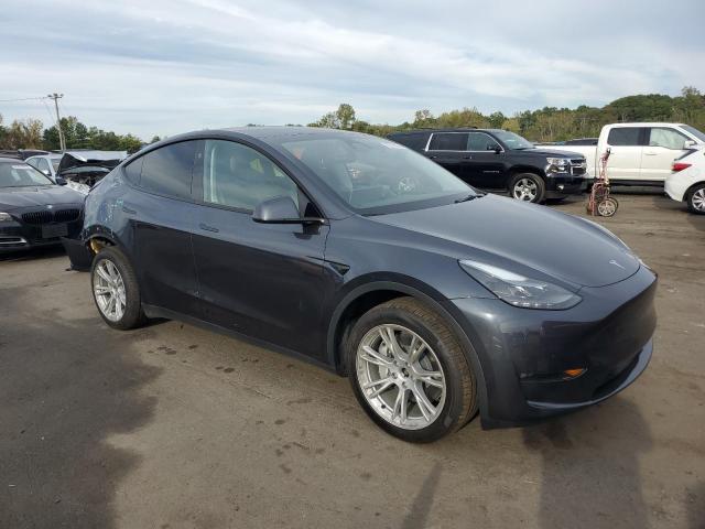 7SAYGDEE5RA231694 - 2024 TESLA MODEL Y GRAY photo 4