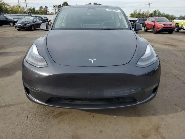 7SAYGDEE5RA231694 - 2024 TESLA MODEL Y GRAY photo 5