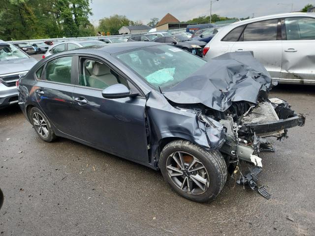 3KPF24AD6NE496238 - 2022 KIA FORTE FE GRAY photo 4