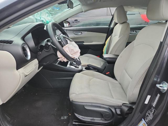 3KPF24AD6NE496238 - 2022 KIA FORTE FE GRAY photo 7