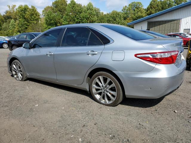 4T4BF1FK4FR515589 - 2015 TOYT CAMRY LE SILVER photo 2