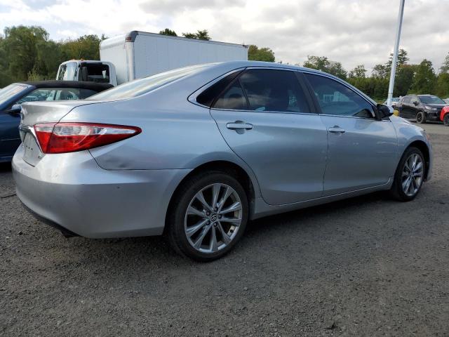 4T4BF1FK4FR515589 - 2015 TOYT CAMRY LE SILVER photo 3